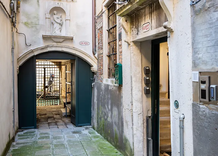 Palazzo Miracoli